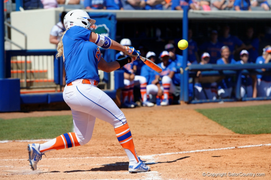 #1 Florida Gators softball clinches series against Tennessee