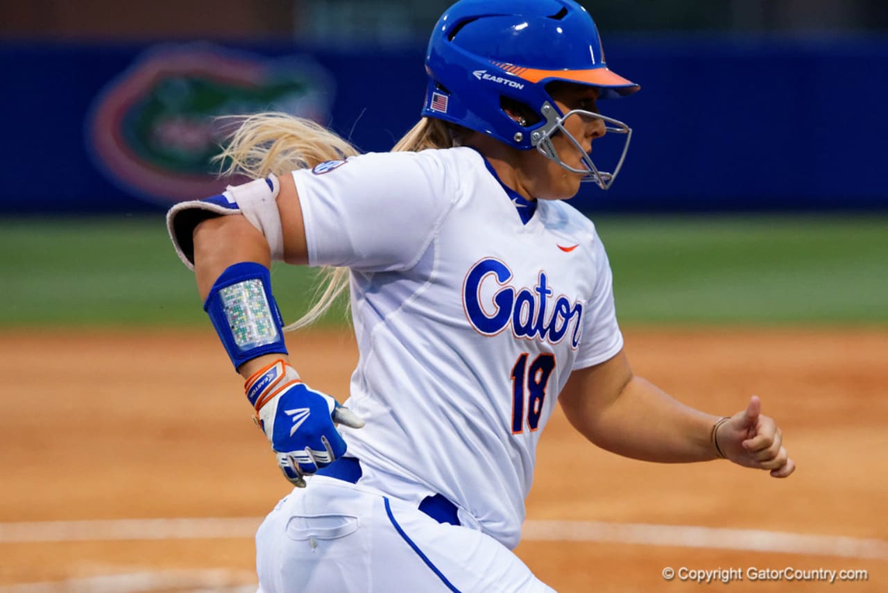 Florida Gators Softball Preview For The Missouri Series GatorCountry Com   Florida Gators Softball Player Amanda Lorenz Runs Against Florida State  