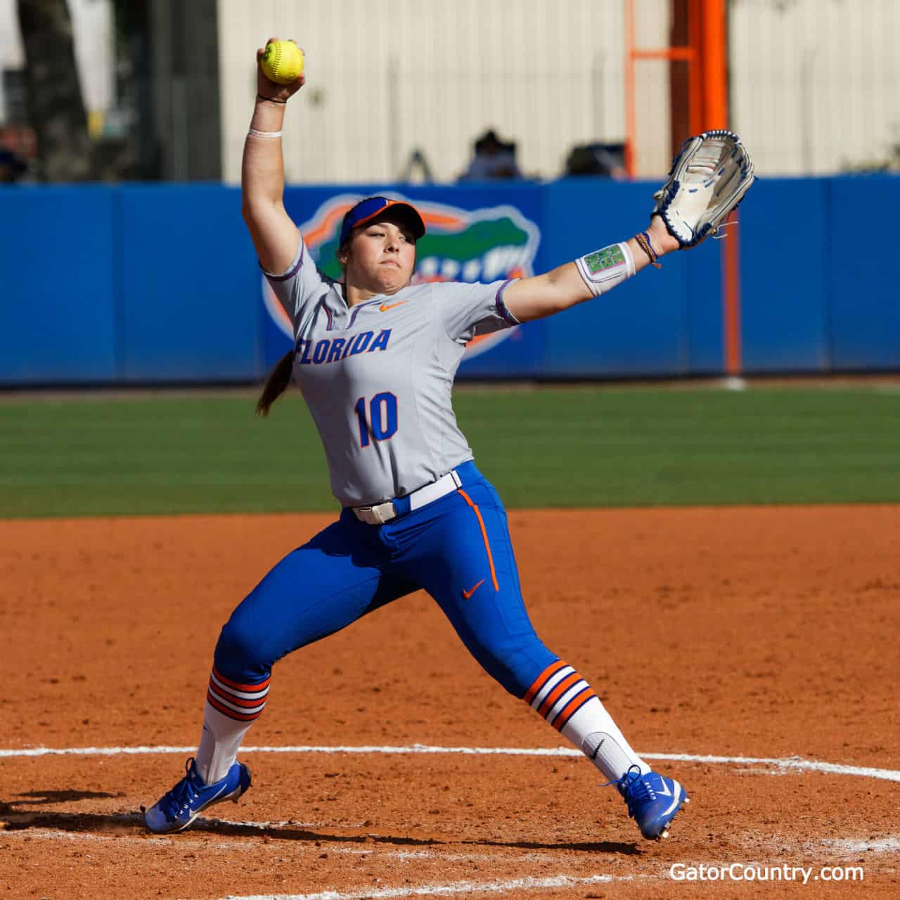 Florida Gators Softball Pitcher Natalie Lugo Pitches In Gatorcountry Com