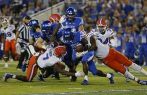 Florida Gators defensive end Jeremiah Moon makes the tackle against Kentucky-1280x853