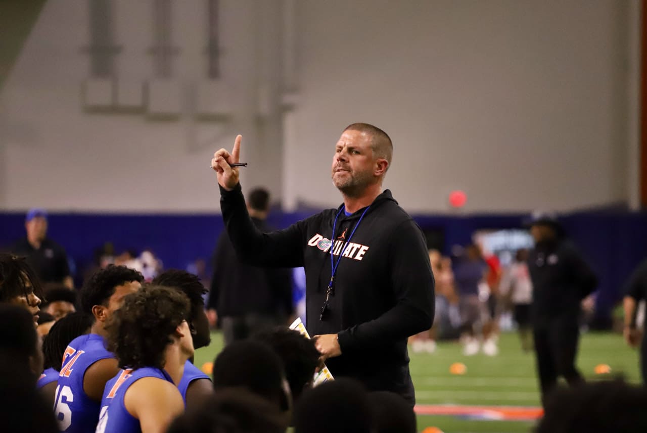 Florida Gators sign 22 players on early signing day