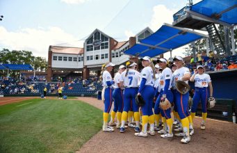 Florida Gators softball prepares to take on Texas in Gainesville- 1280x853